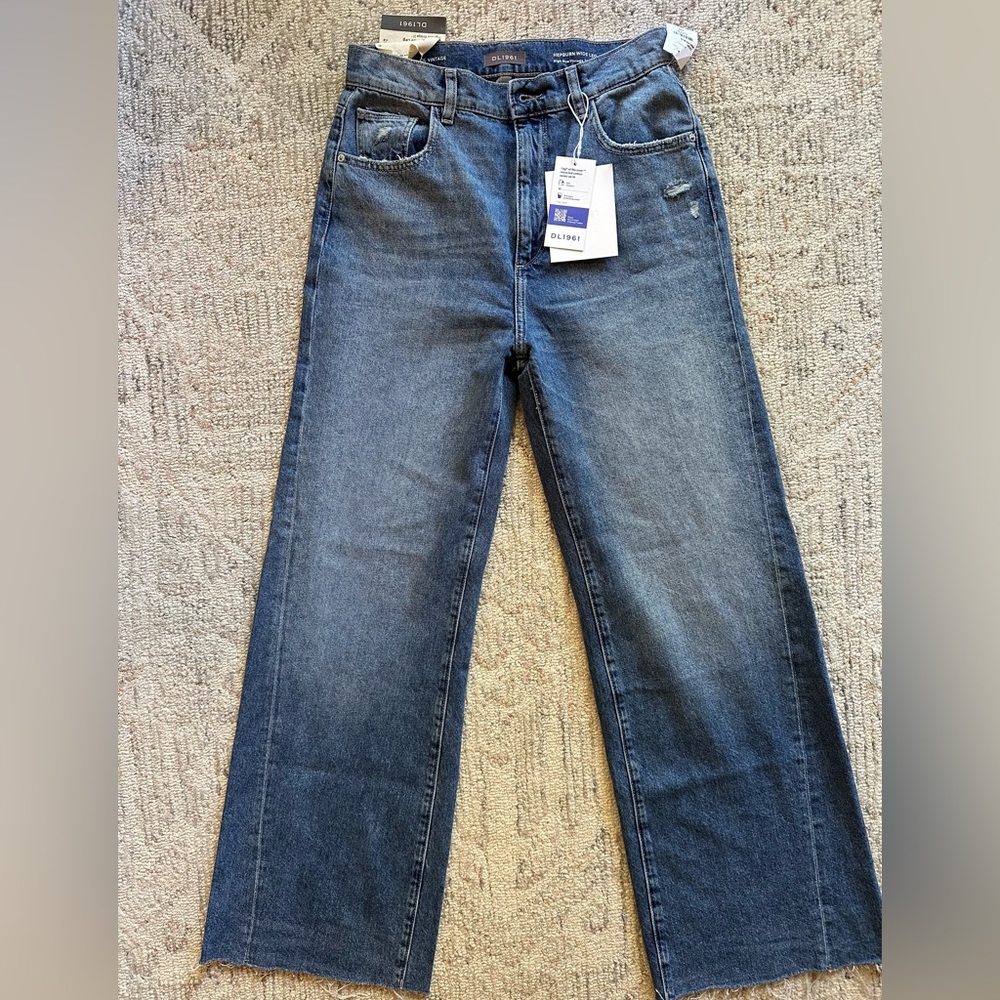 DL1961 Hepburn jeans, size 28. New with tags.